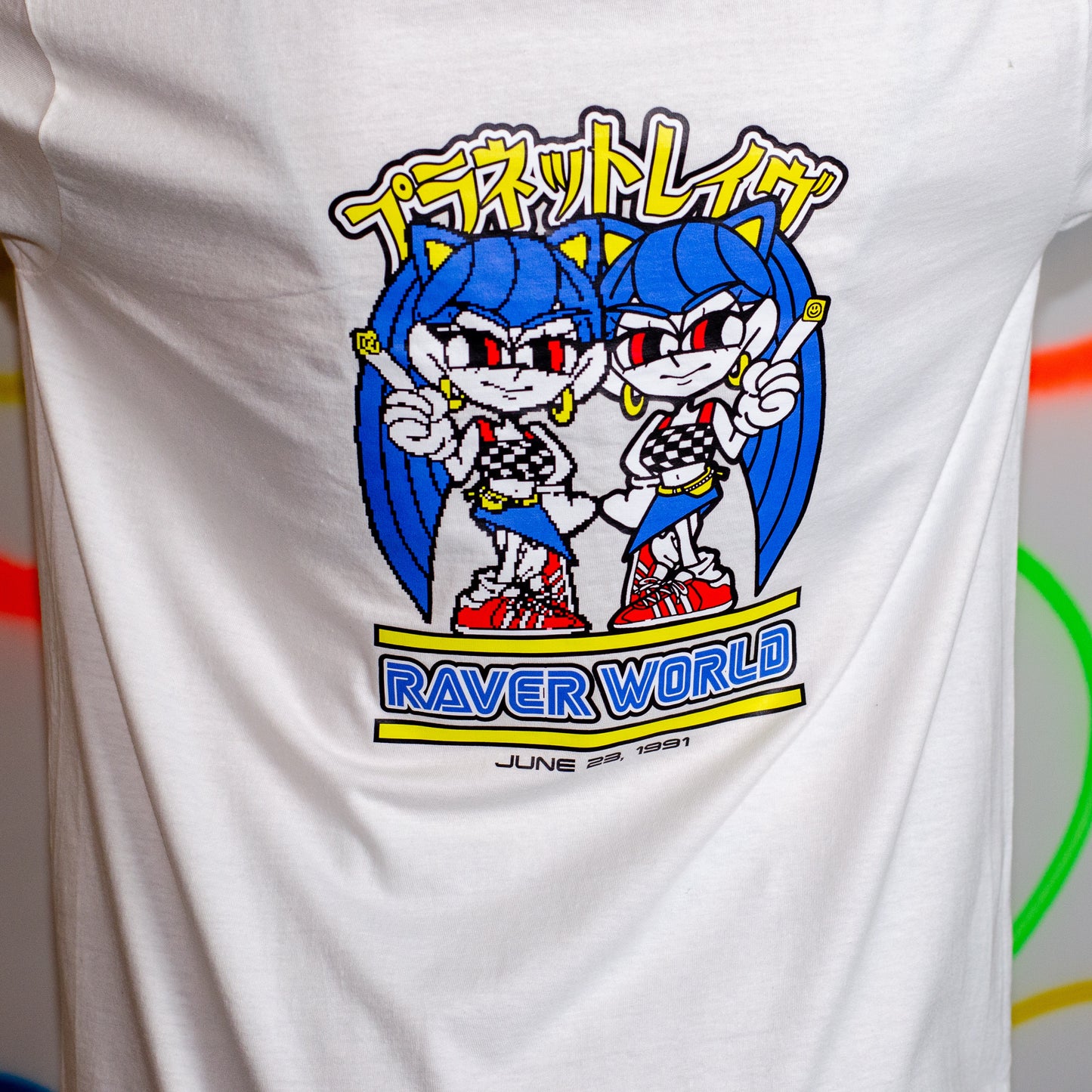 Raver World Kurzarm-T-Shirt mit Vorder- und Rückseitendruck in Weiß