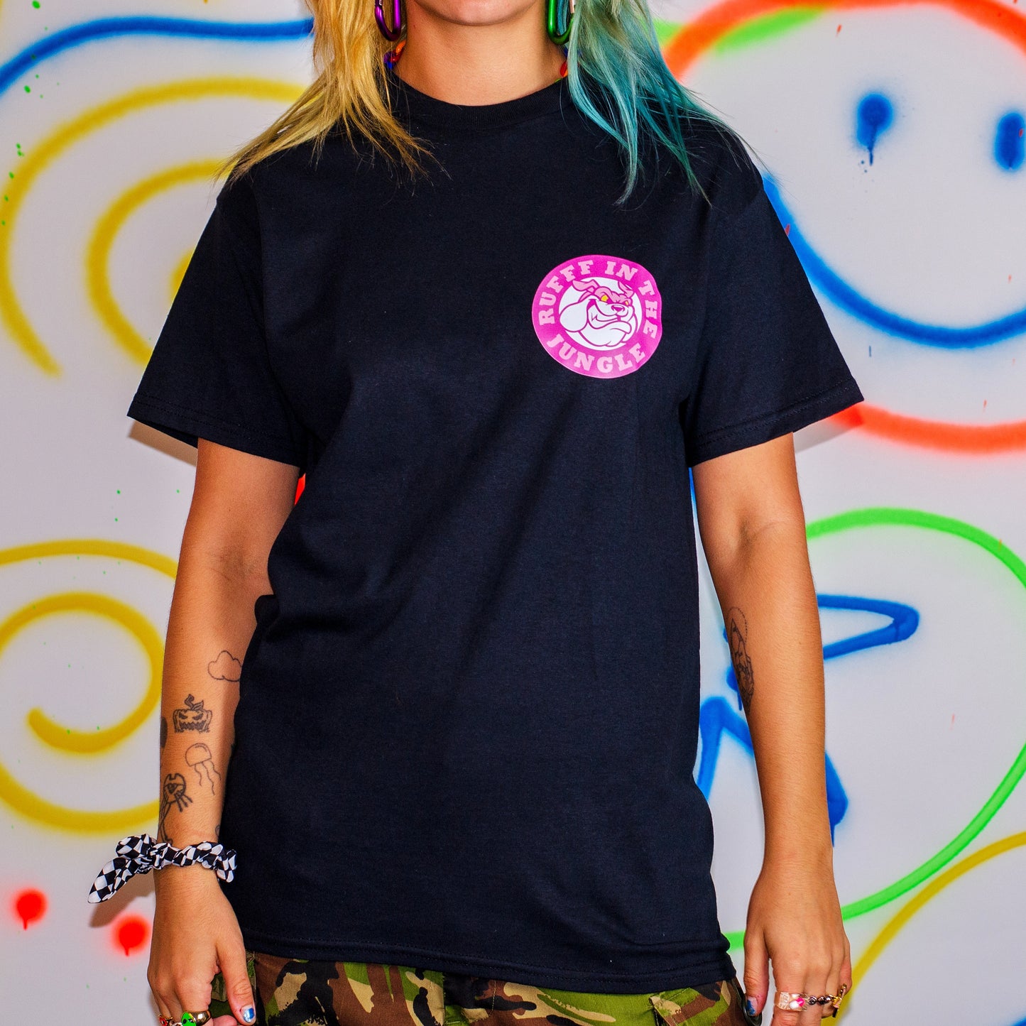 Rufff – Kurzärmliges T-Shirt „In The Jungle“ mit Front- und Rückenprint in Schwarz