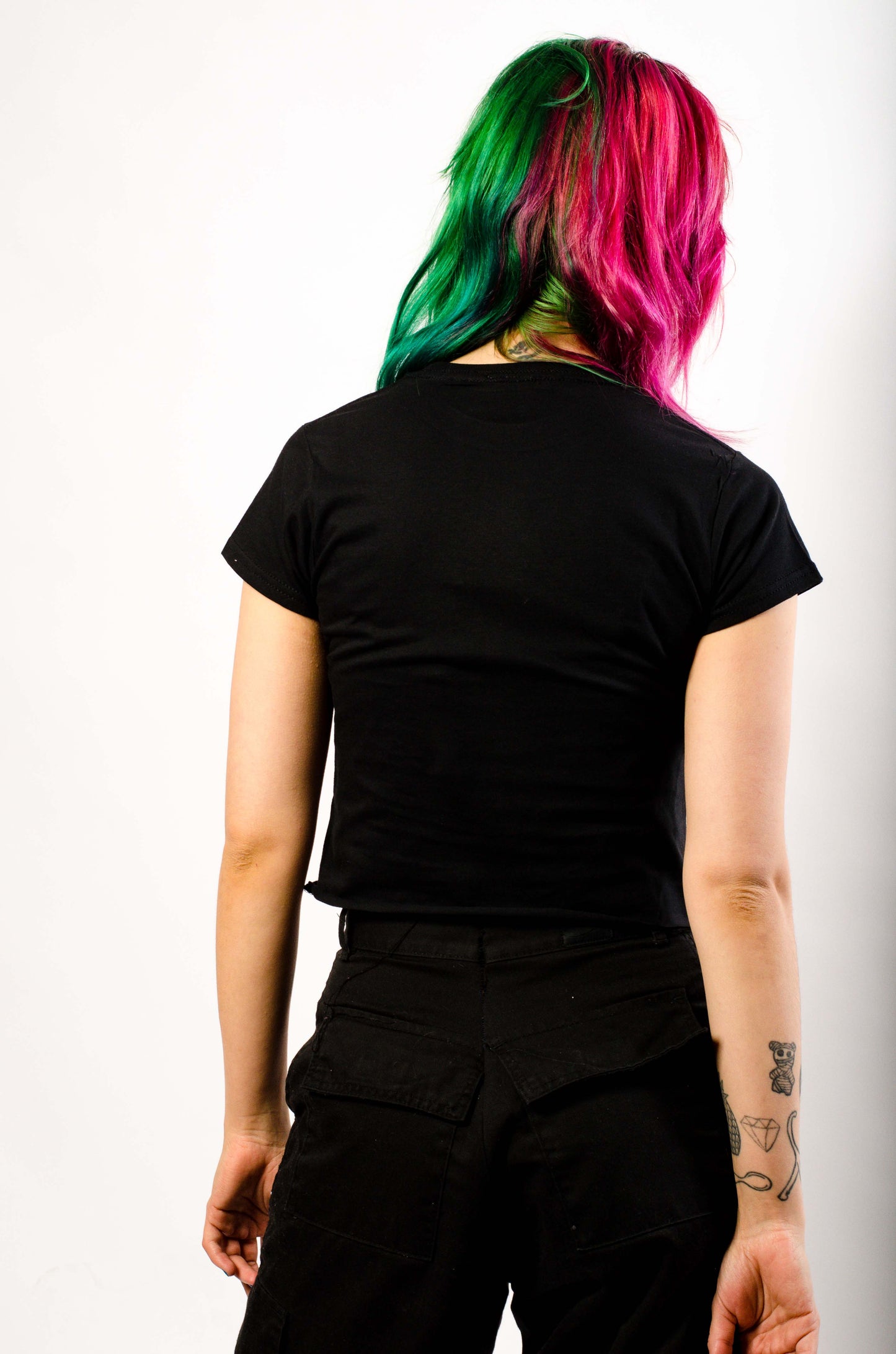 Qravers Man Cropped Tee Zwart