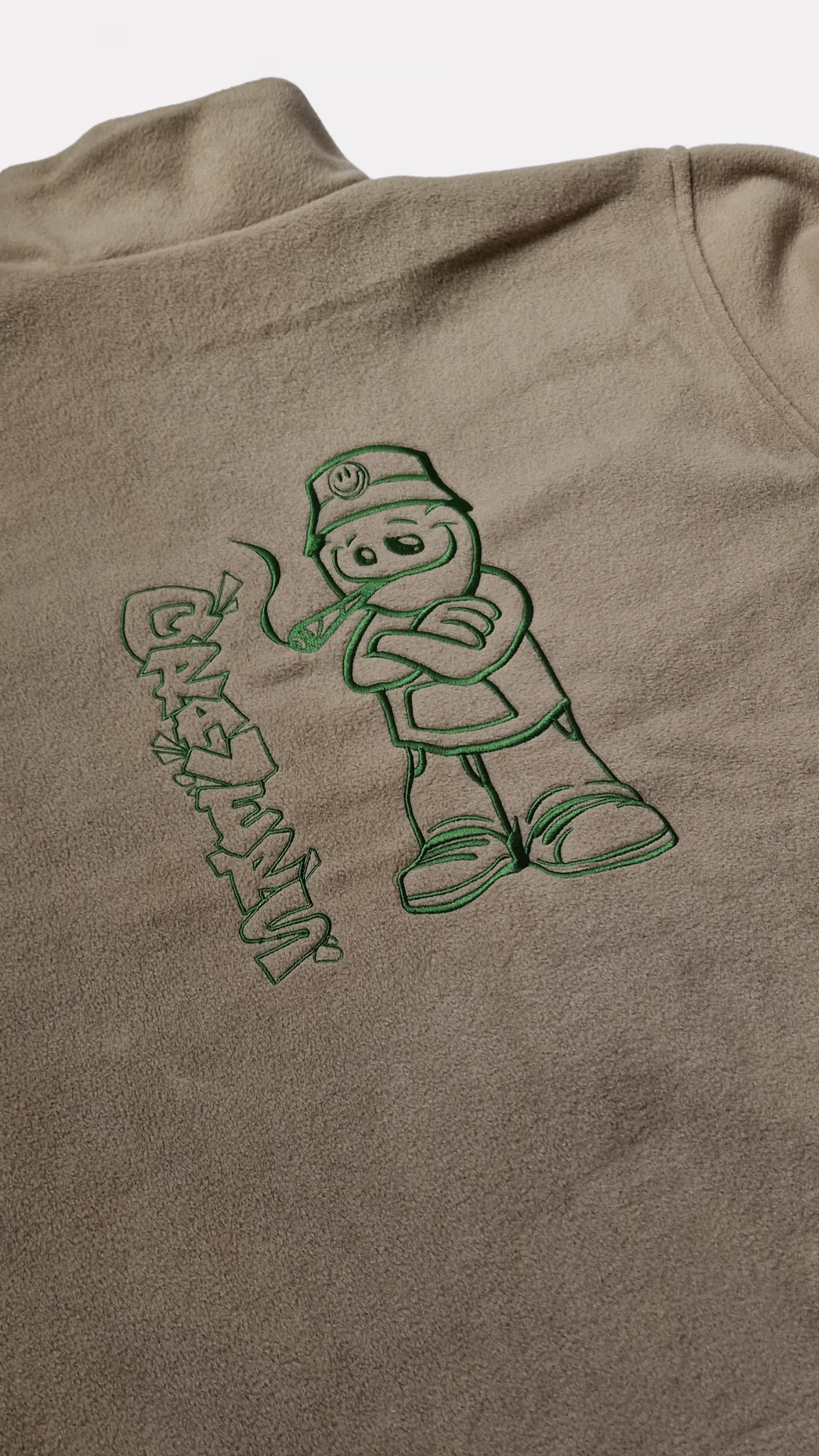 Qravers Man Geborduurd Fleecejack Beige Groen